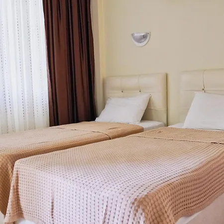 Airport Club Onat Garden Tatil Koeyue 3*