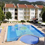 Airport Club Onat Garden Tatil Koeyue Apartmanhotel